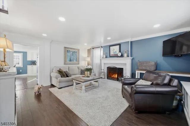 $400,000 | 53 Brunswick Avenue, Bloomsbury, NJ 08804