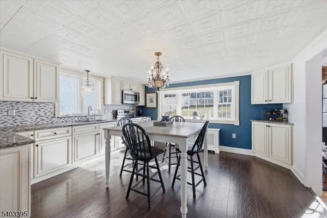 $400,000 | 53 Brunswick Avenue, Bloomsbury, NJ 08804