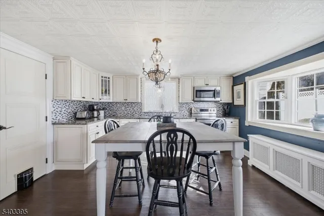 $400,000 | 53 Brunswick Avenue, Bloomsbury, NJ 08804