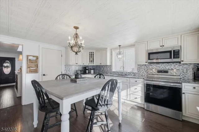 $400,000 | 53 Brunswick Avenue, Bloomsbury, NJ 08804