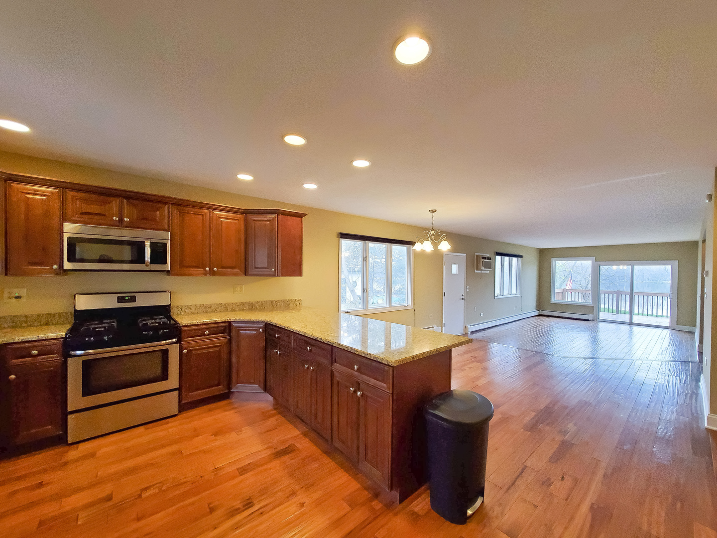 1414 River Road South Elgin, IL 60177 - Photo 2 of 18