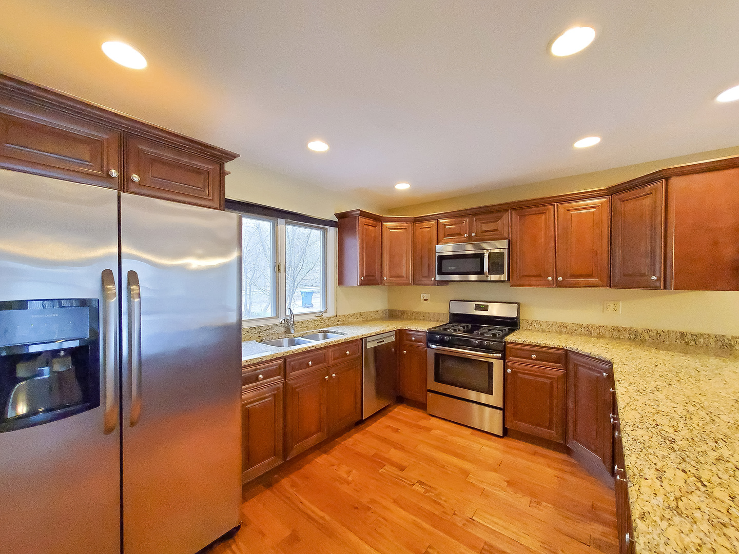 1414 River Road South Elgin, IL 60177 - Photo 4 of 18