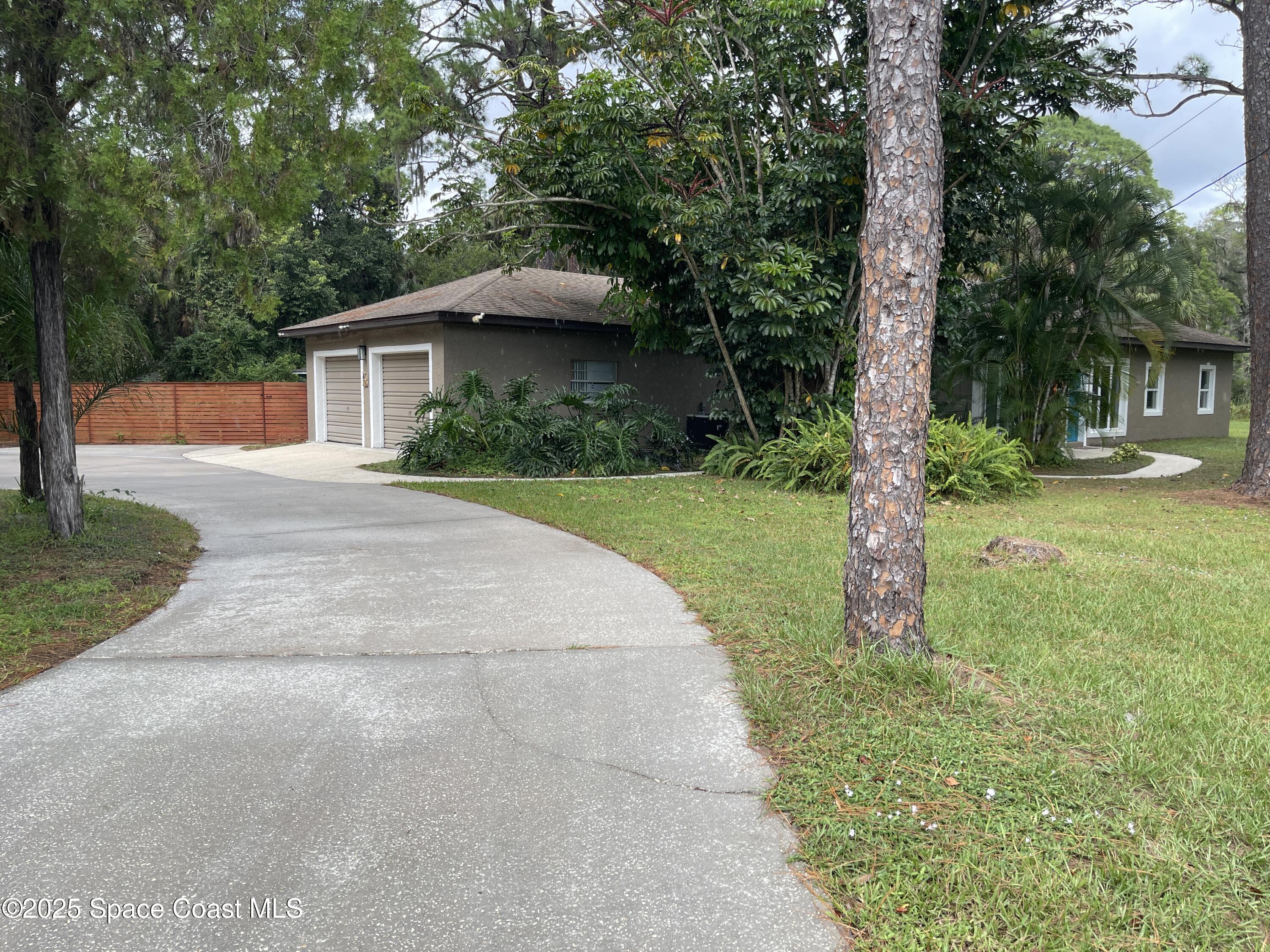 6910 Sheridan Road Melbourne, FL 32904 - Photo 5 of 37 IMG_9201