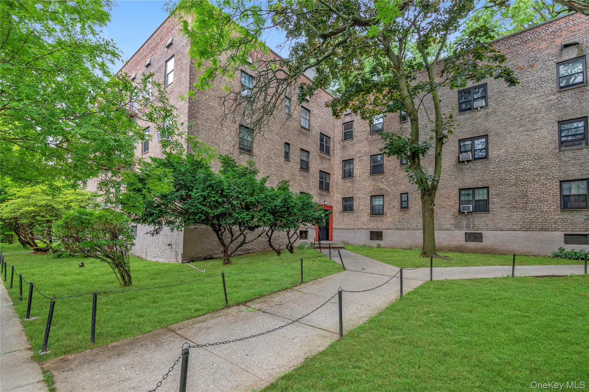 144-20 78th Road, Unit 1K Queens, NY 11367 - Photo 2 of 12 Exterior