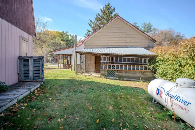 $139,000 | 1536 Memorial Drive, St. Johnsbury, VT 05819