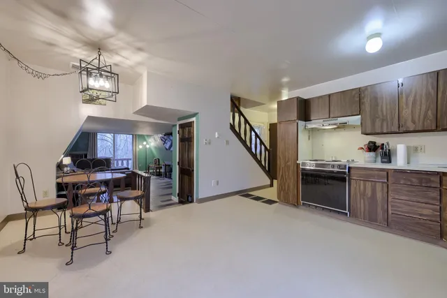 $299,900 | 460 Greenville Road, Denver, PA 17517