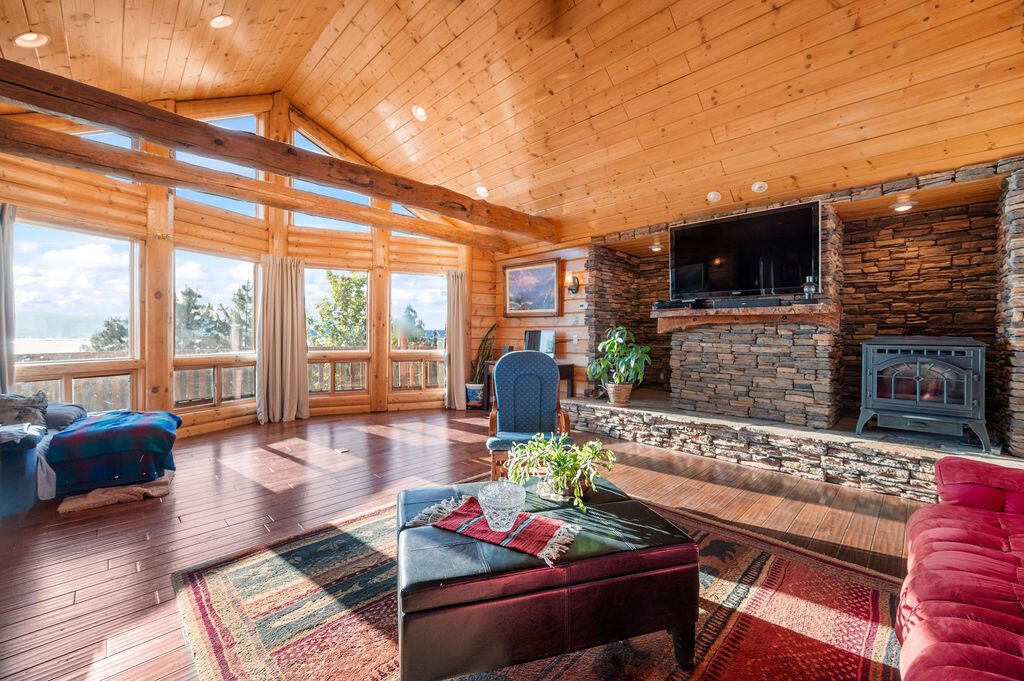 2957 Mark Court Chiloquin, OR 97624 - Photo 3 of 30
