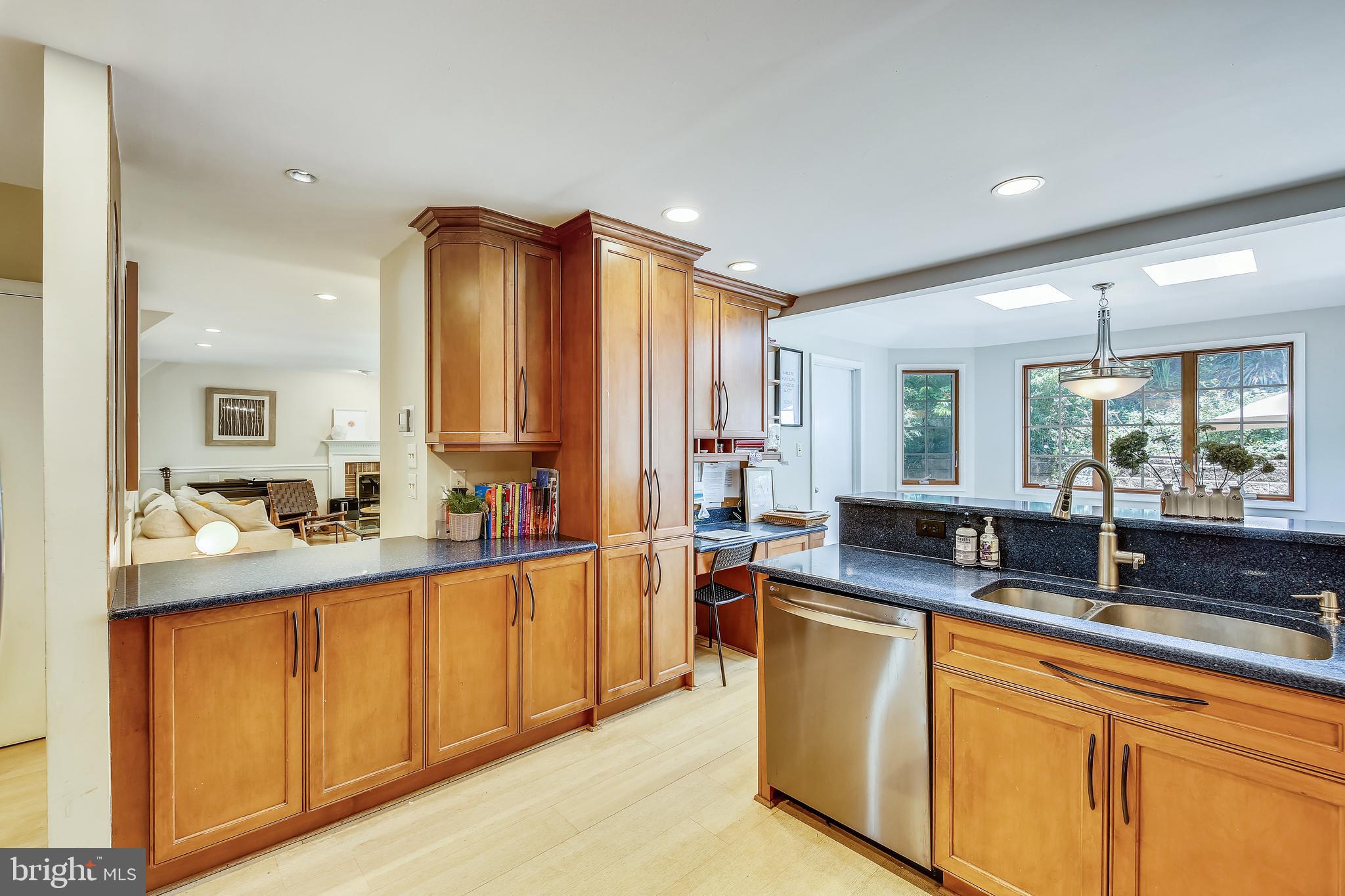 8 Pebble Ridge Court Potomac, MD 20854 - Photo 13 of 61