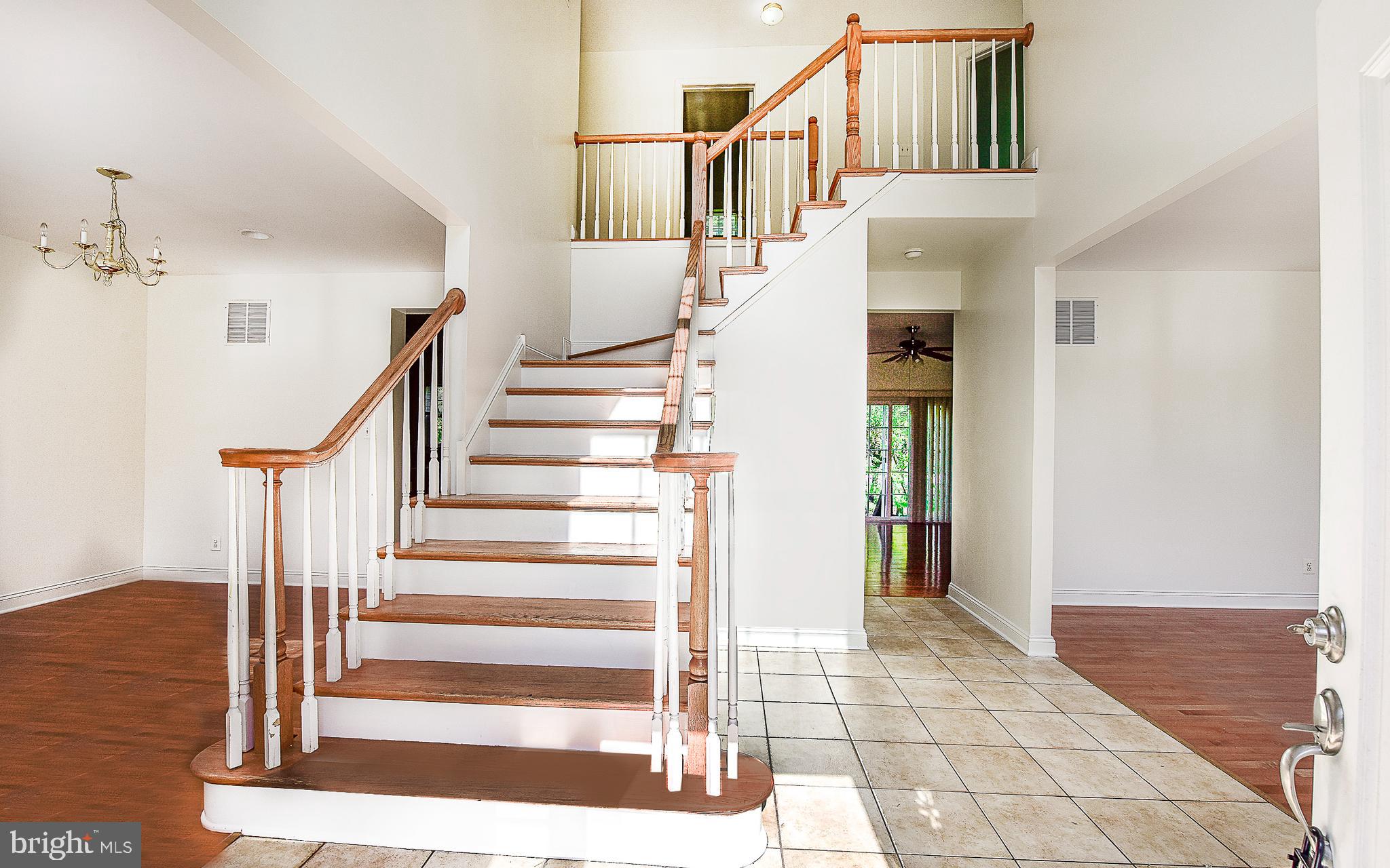 6 Palmer Court Glassboro, NJ 08028 - Photo 5 of 44 Bullnose staircase