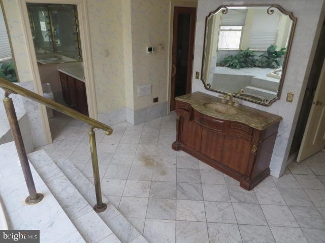 29 Beverly Hills Road Warminster, PA 18974 - Photo 18 of 26