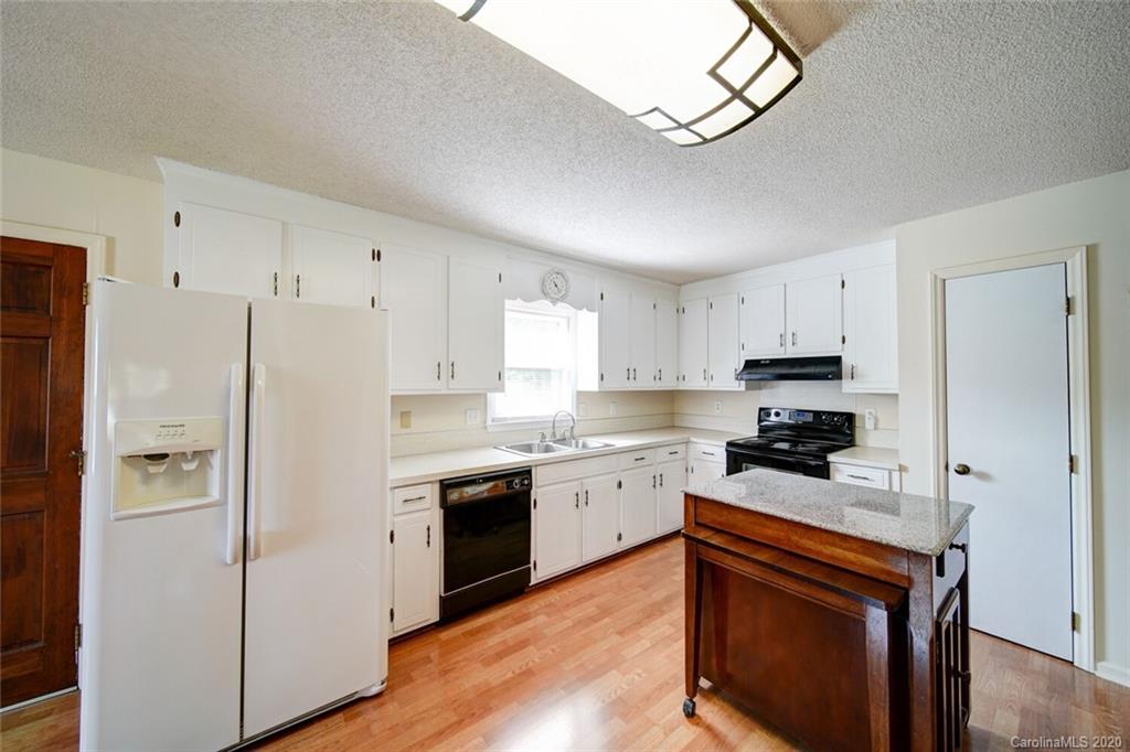 3310 Kelly Road Charlotte, NC 28216 - Photo 14 of 36 Gallery Image 14