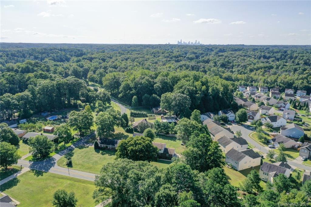 3310 Kelly Road Charlotte, NC 28216 - Photo 33 of 36 Gallery Image 33