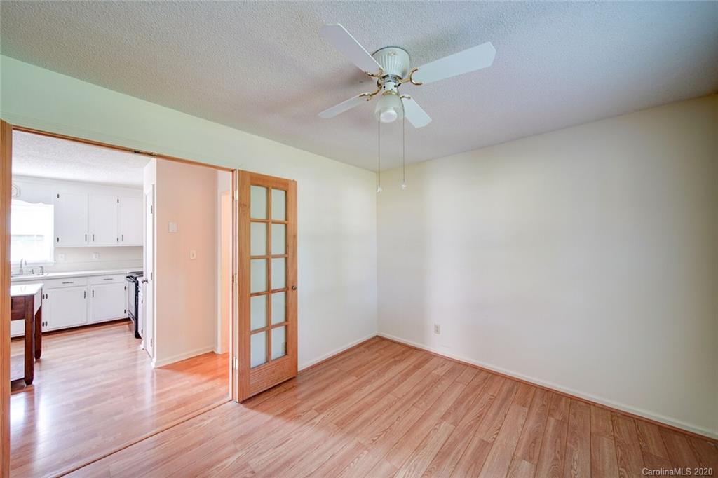 3310 Kelly Road Charlotte, NC 28216 - Photo 10 of 36 Gallery Image 10