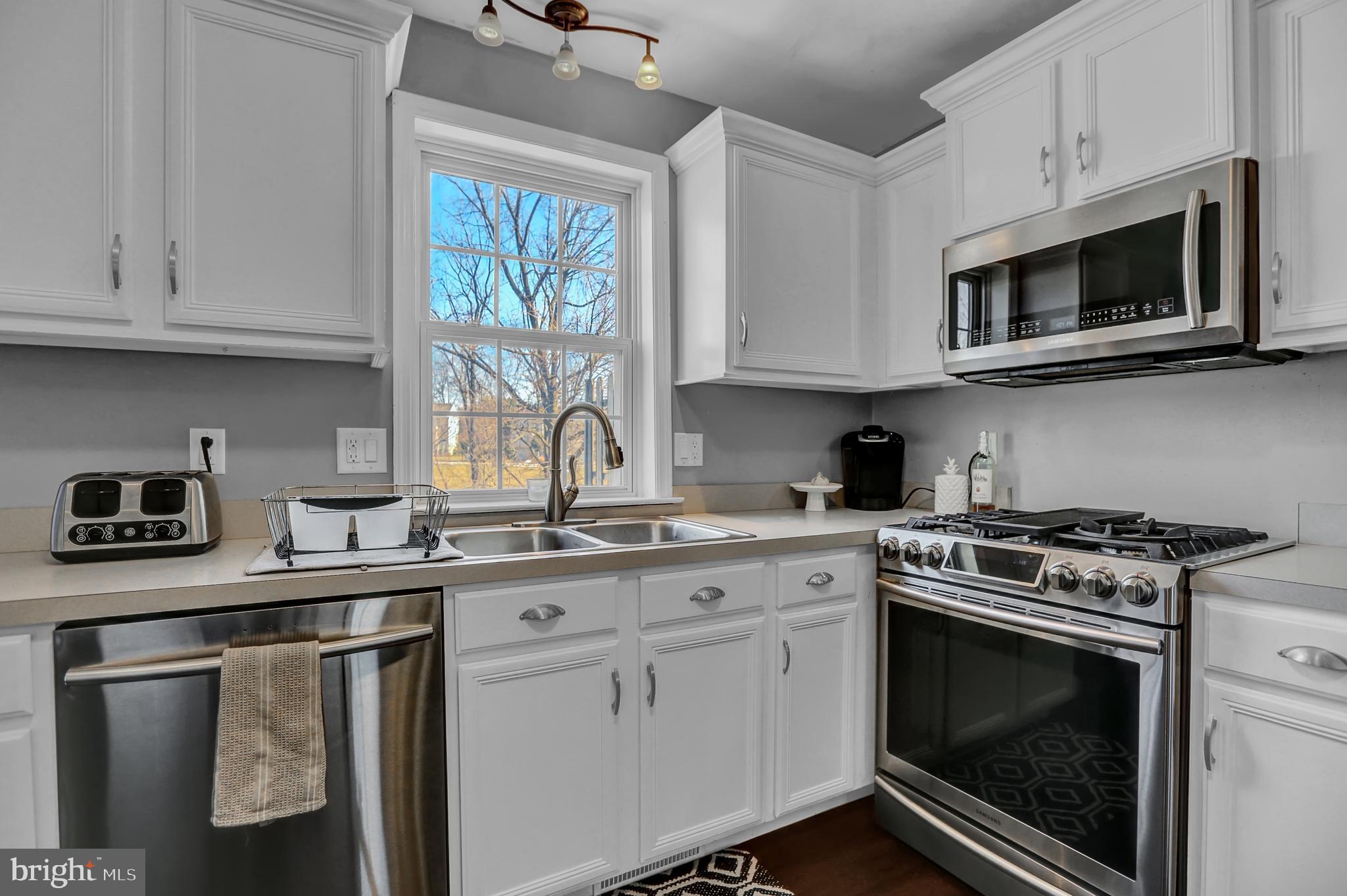201 Riders Way Lebanon, PA 17042 - Photo 13 of 27 Kitchen