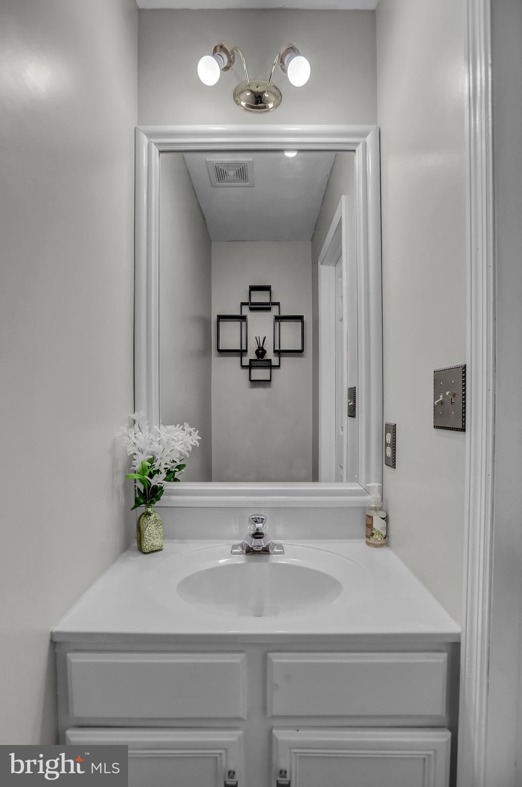 201 Riders Way Lebanon, PA 17042 - Photo 15 of 27 1st Floor Half Bath