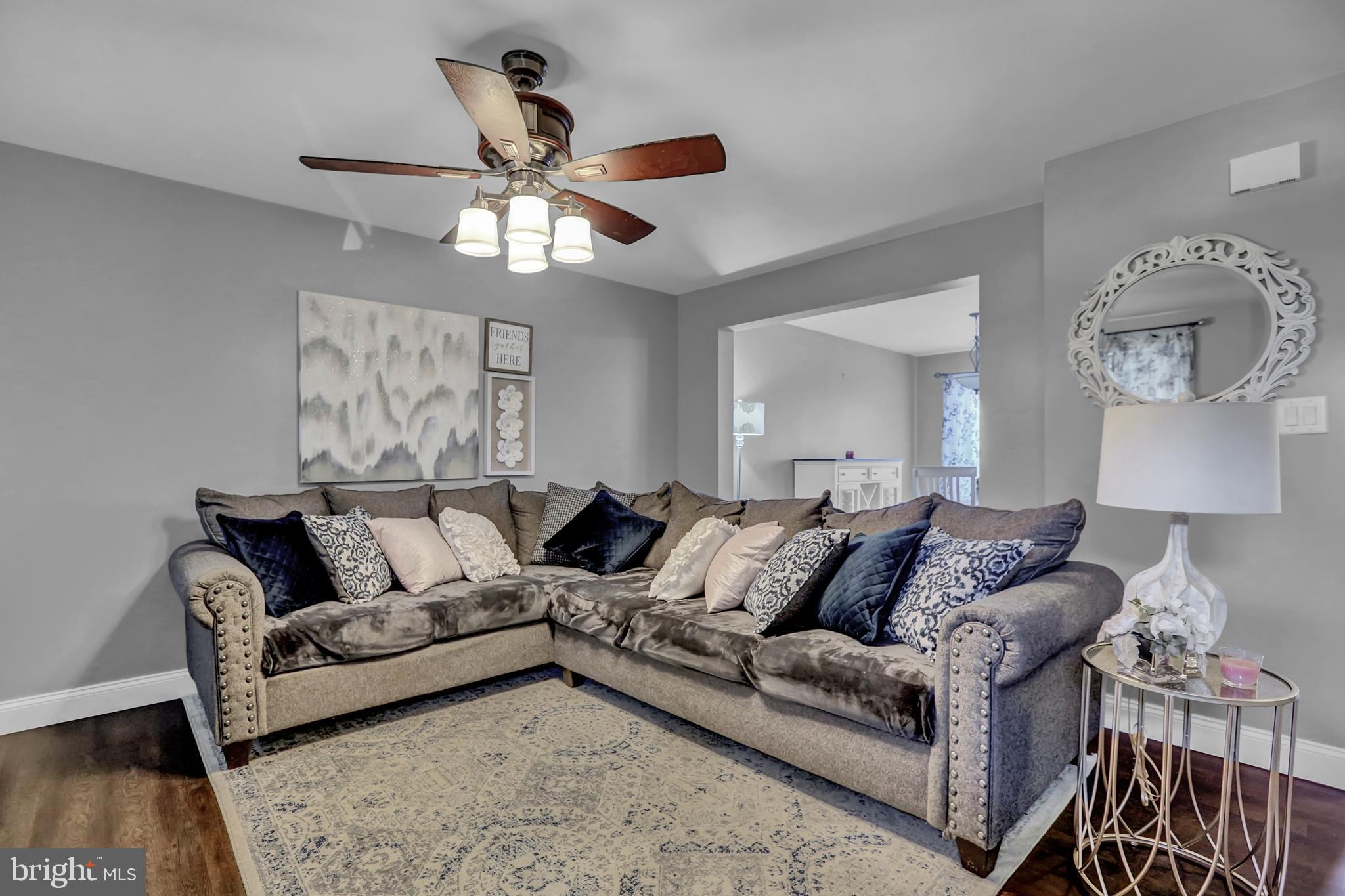 201 Riders Way Lebanon, PA 17042 - Photo 5 of 27 Nice Open Living Room