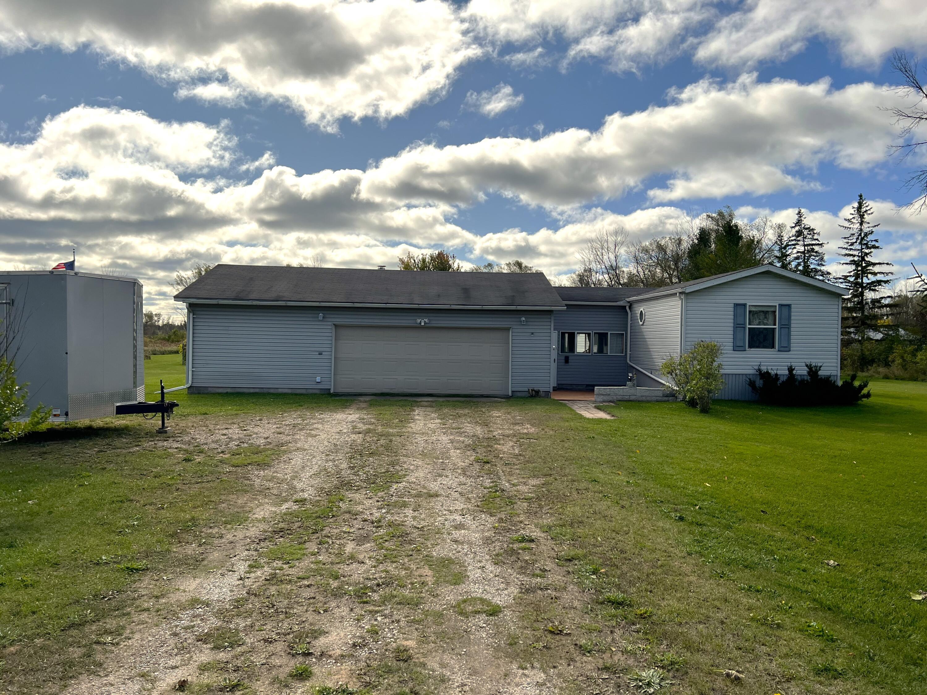 635 North Old Mackinaw Road Cheboygan, MI 49721 - Photo 1 of 33 Gallery Image 1
