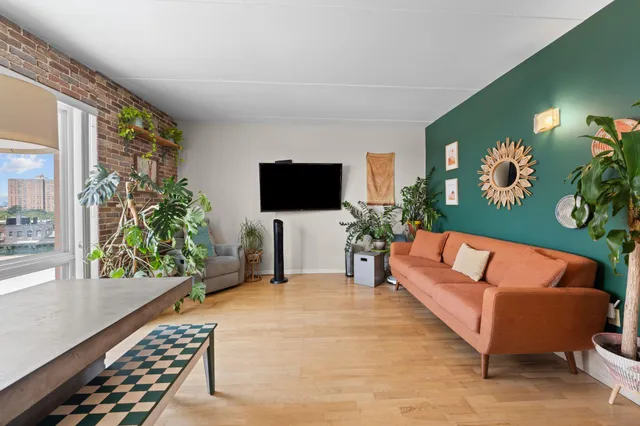 $287,500 | 853 Macy Place, Unit 8E | Longwood