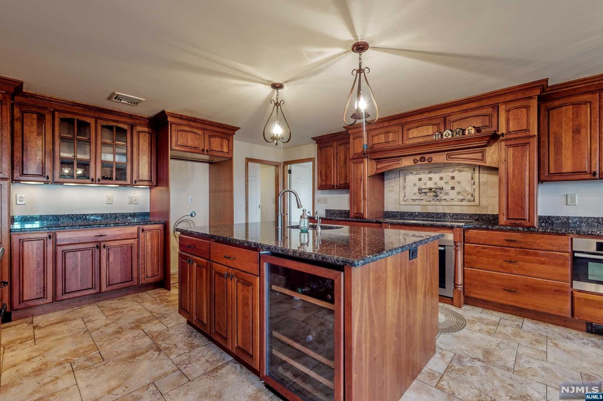 11 Charlottesburg Road Boonton, NJ 07005 - Photo 15 of 50