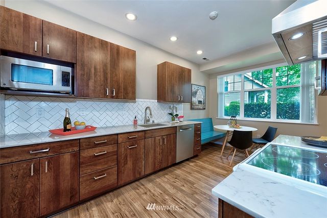 $625,000 | 17824 Northeast 96th Way, Unit 3, Redmond, WA 98052