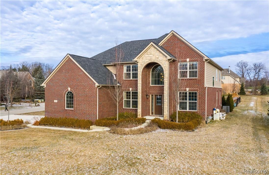 110 Fieldway Court Rochester, MI 48306 - Photo 1 of 46 DJI_0130-HDR.jpg