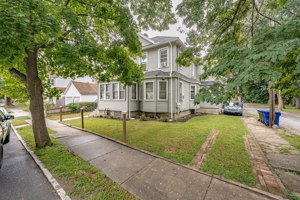 32 Shamrock Street Springfield, MA 01108 - Photo 2 of 38
