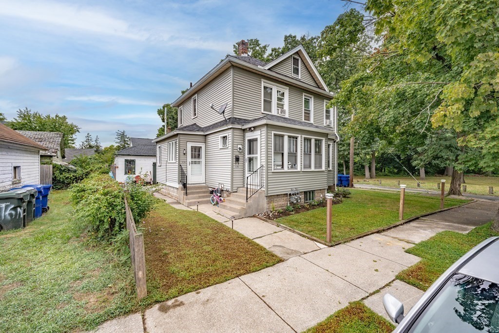 32 Shamrock Street Springfield, MA 01108 - Photo 4 of 38