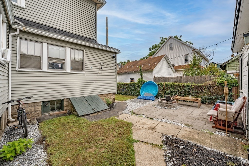 32 Shamrock Street Springfield, MA 01108 - Photo 6 of 38