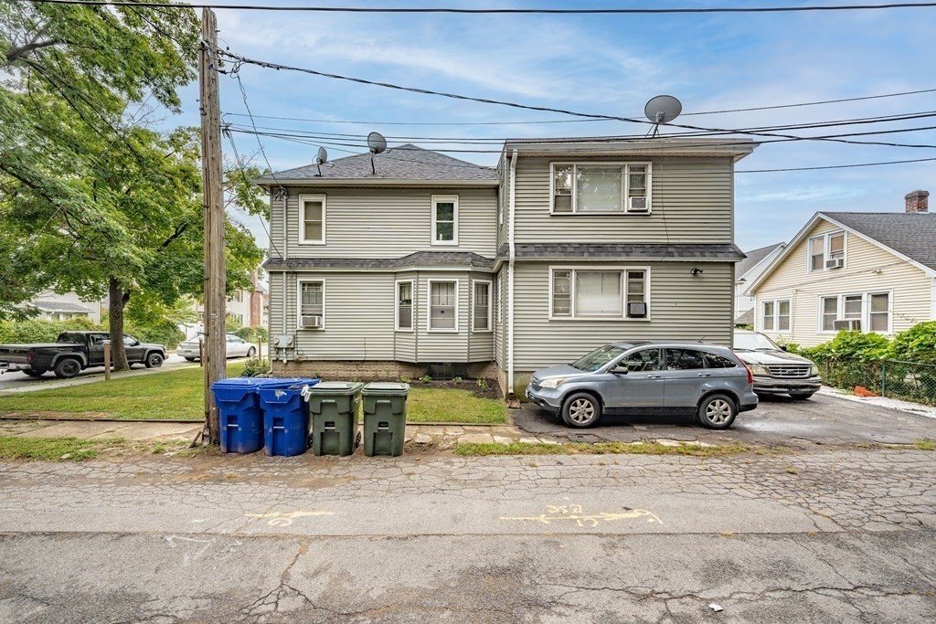 32 Shamrock Street Springfield, MA 01108 - Photo 7 of 38