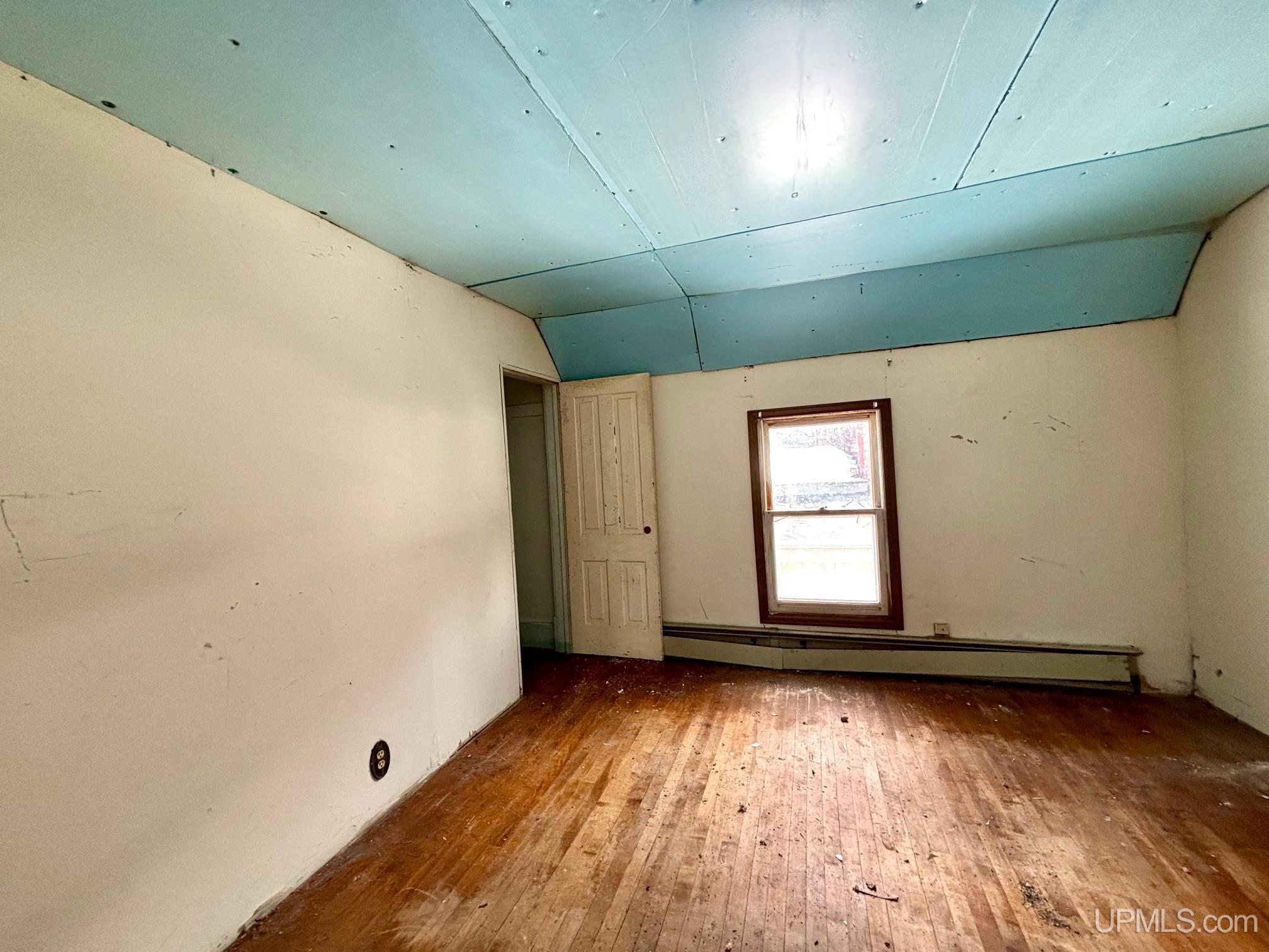 258 Hill Street Ishpeming, MI 49849 - Photo 9 of 13