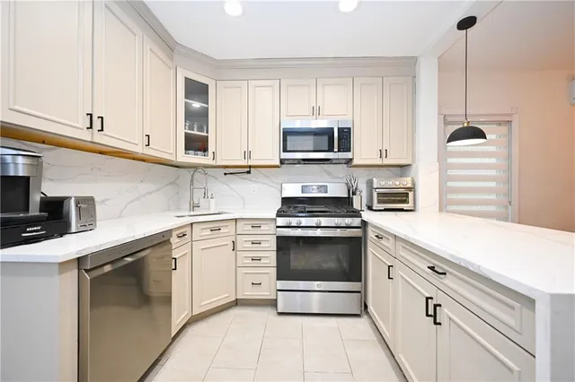 $915,000 | 6222 Avenue T | Mill Basin