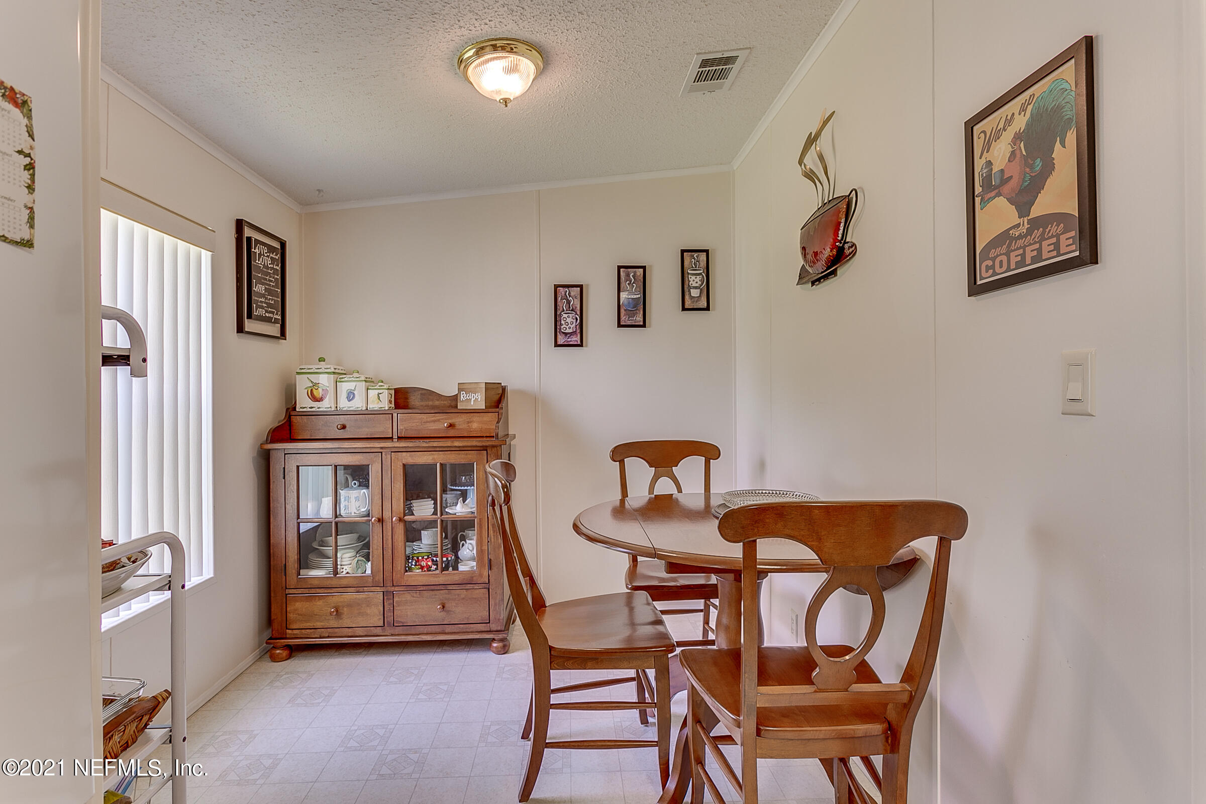 102 Cove Road Satsuma, FL 32189 - Photo 9 of 34 8-Breakfast-Room