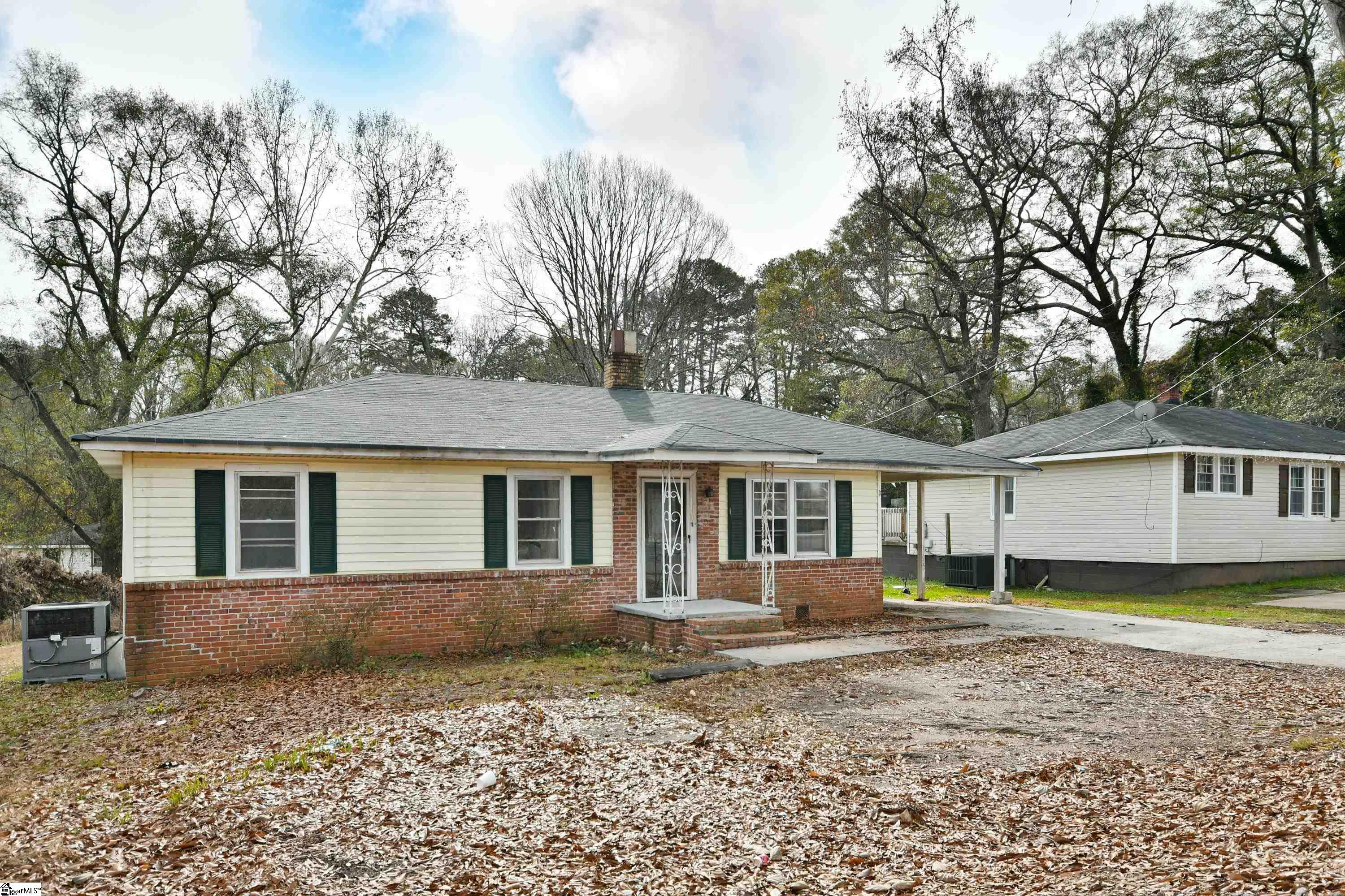 24 White Horse Rd Extension Greenville, SC 29605 - Photo 1 of 27 Gallery Image 1
