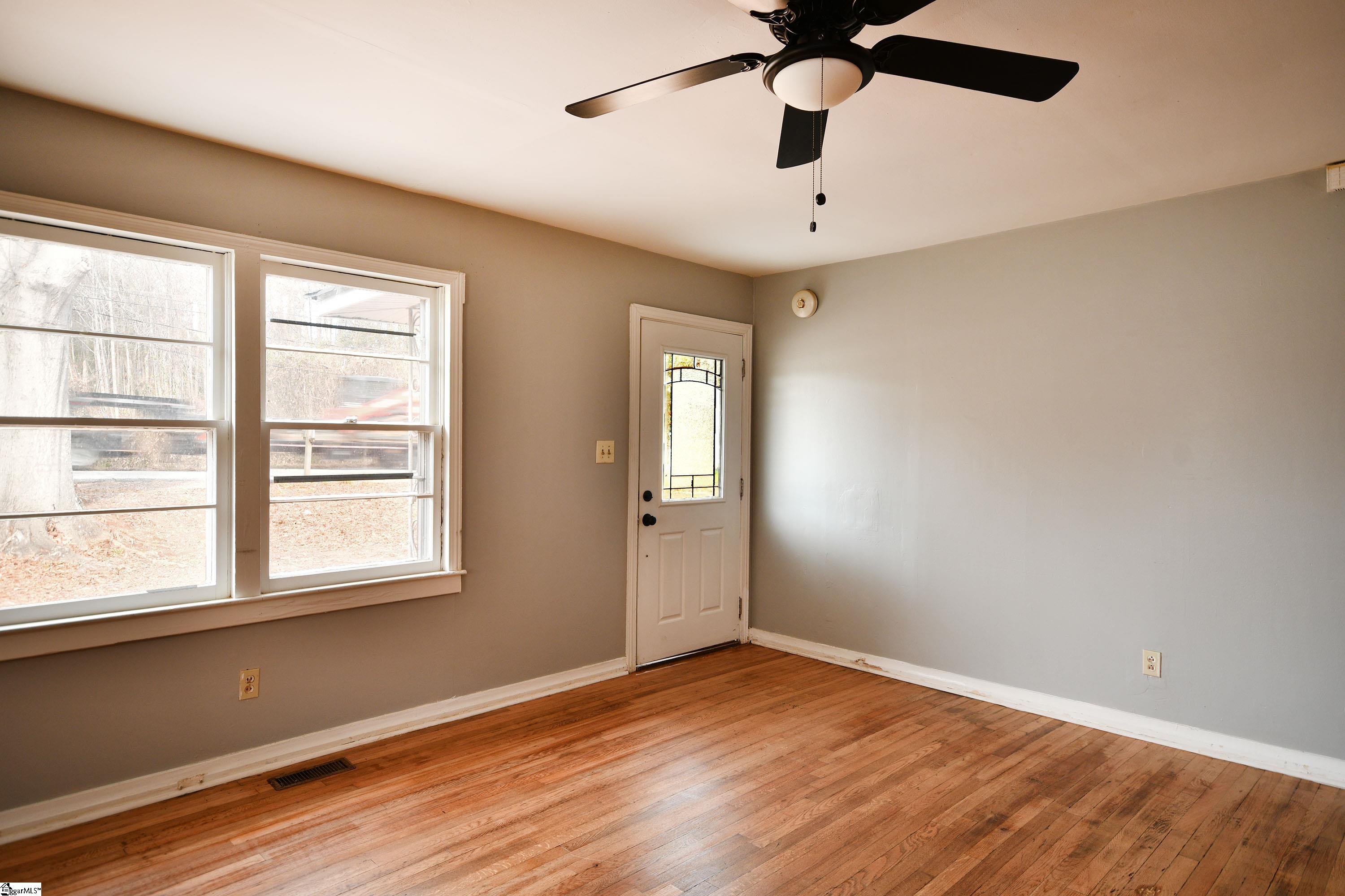 24 White Horse Rd Extension Greenville, SC 29605 - Photo 11 of 27 Gallery Image 11