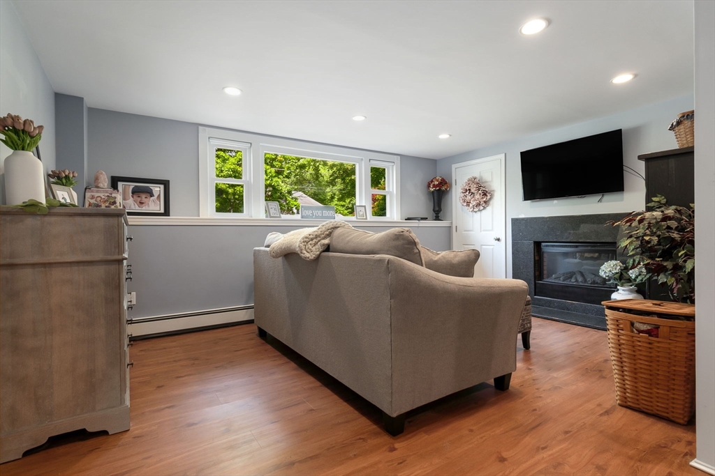 79 Martin Road Reading, MA 01867 - Photo 20 of 42