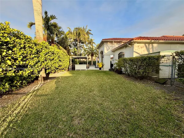 $1,780,000 | 12391 Southwest 75th Street, Miami, FL 33183