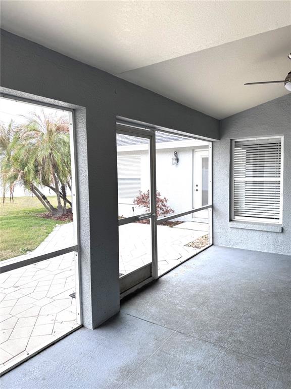 2616 Hickory View Loop Lakeland, FL 33813 - Photo 38 of 39 en empty room with window