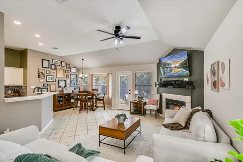 $367,500 | 1302 Redbud Lane, Leander, TX 78641