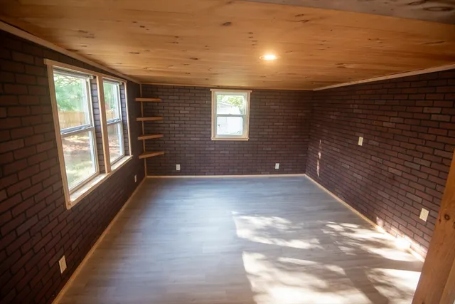 $165,000 | 20 Dana Road, Barre, MA 01005