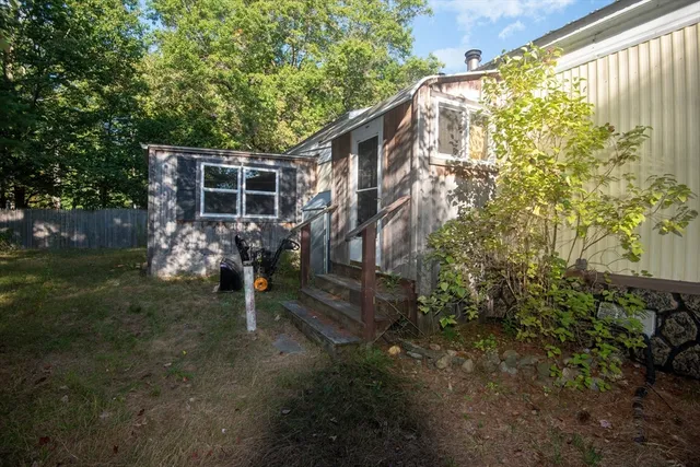 $165,000 | 20 Dana Road, Barre, MA 01005