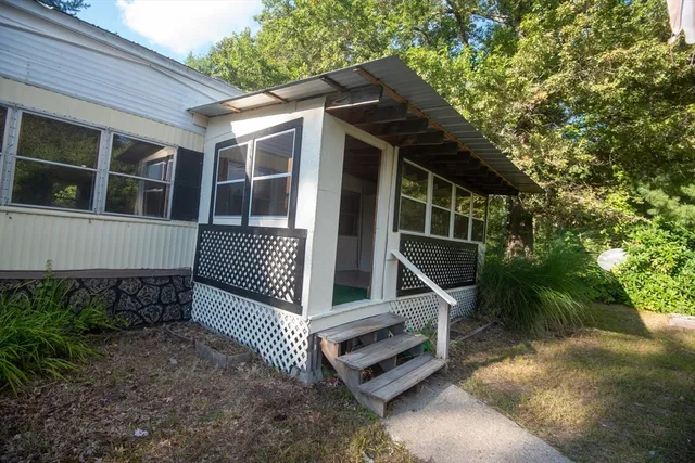 $165,000 | 20 Dana Road, Barre, MA 01005