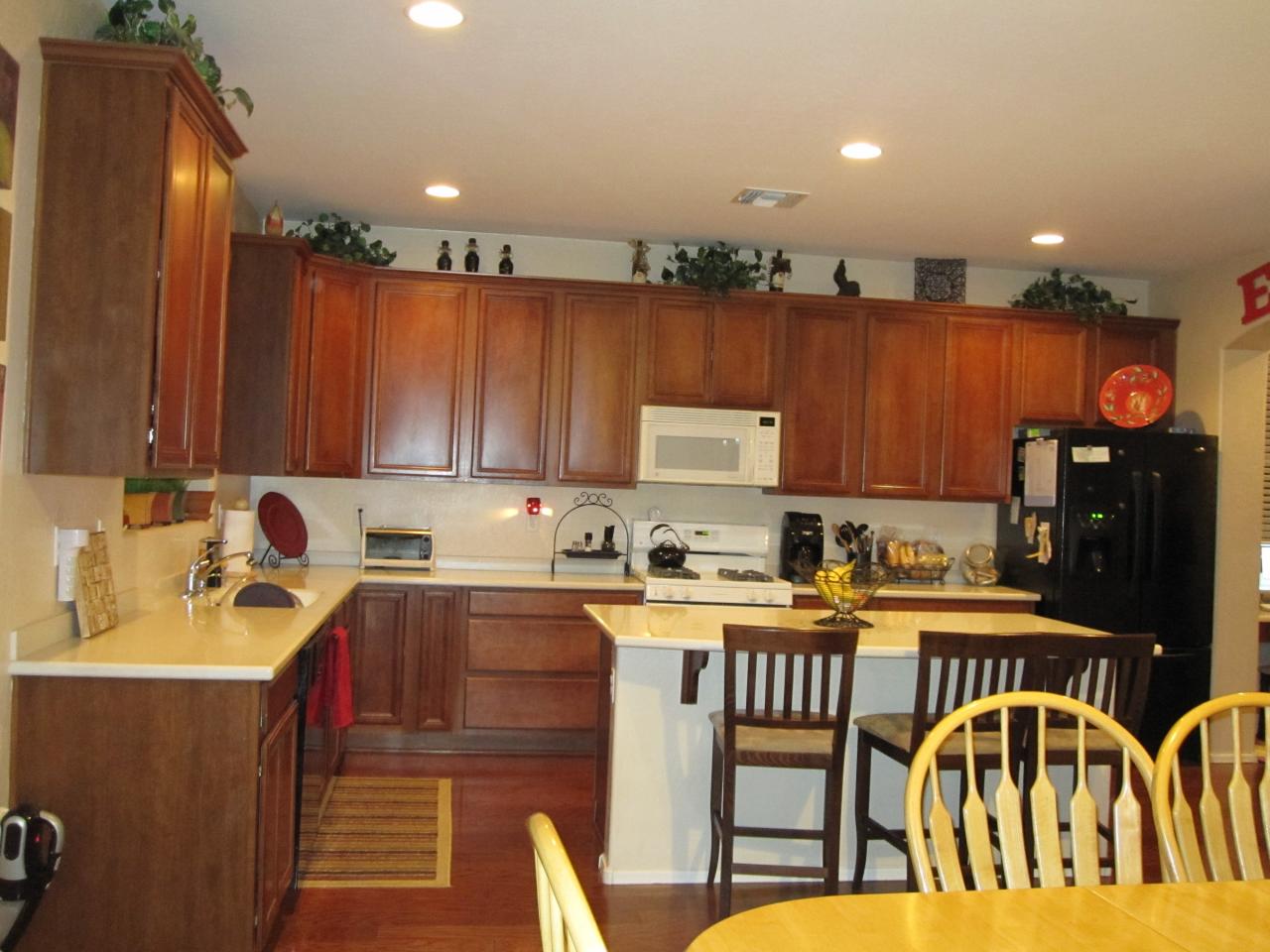 3764 South Martingale Road Gilbert, AZ 85297 - Photo 3 of 37 Kitchen