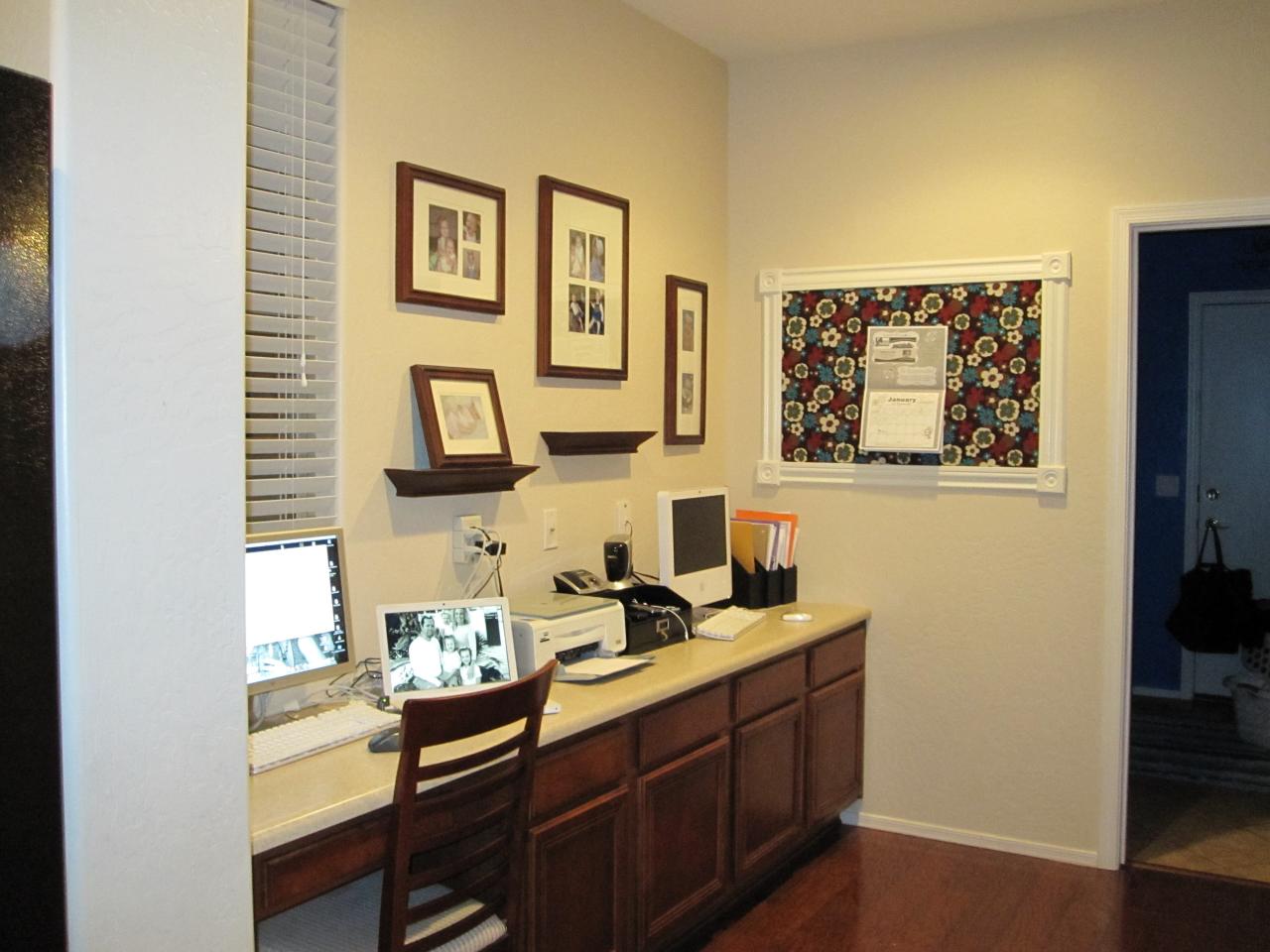 3764 South Martingale Road Gilbert, AZ 85297 - Photo 5 of 37 Built in Desk by kitchen