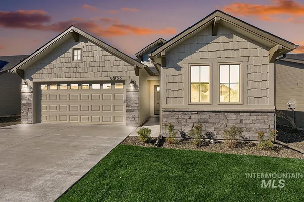 $524,800 | 3703 East Cedarhurst Lane, Meridian, ID 83642