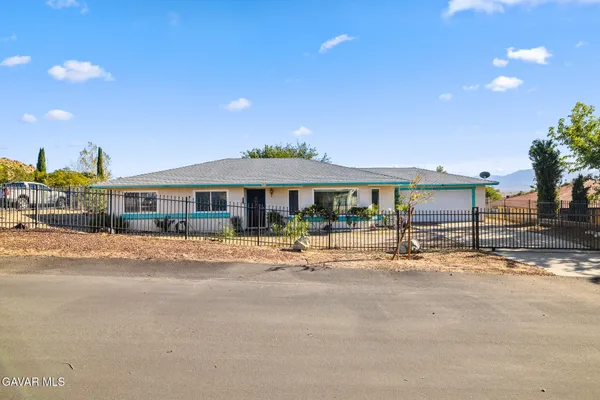 $409,900 | 17322 Longmeadow Avenue, Lake Los Angeles, CA 93591