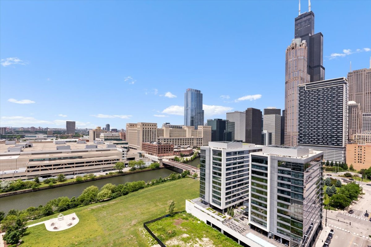 701 South Wells Street, Unit 2005 Chicago, IL 60607 - Photo 16 of 26