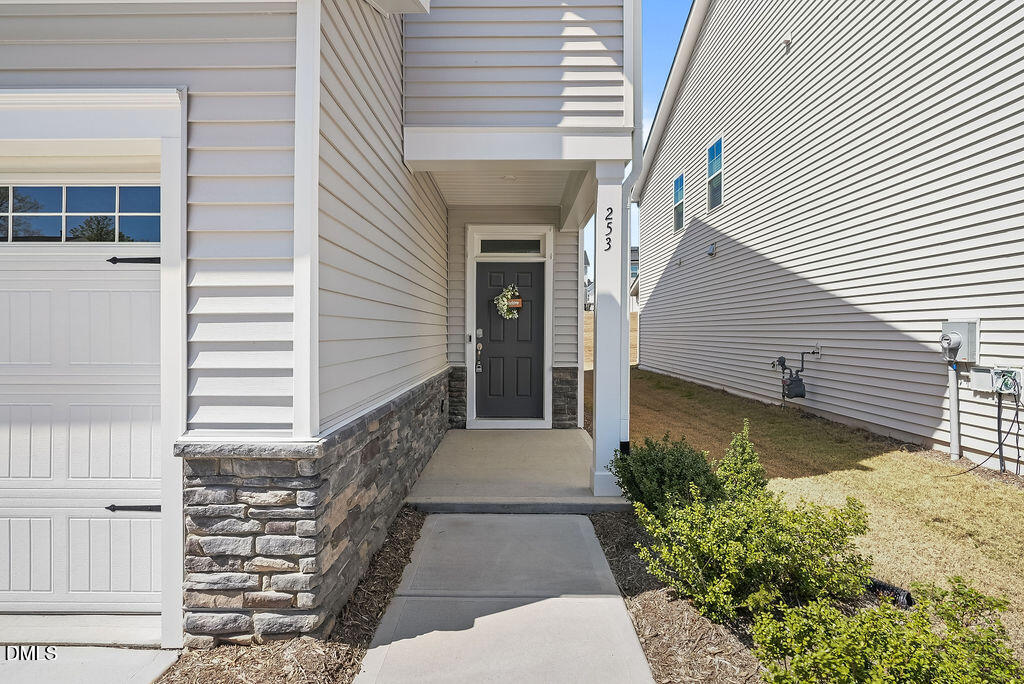 253 Eden View Bend Raleigh, NC 27610 - Photo 3 of 43 DSC03201