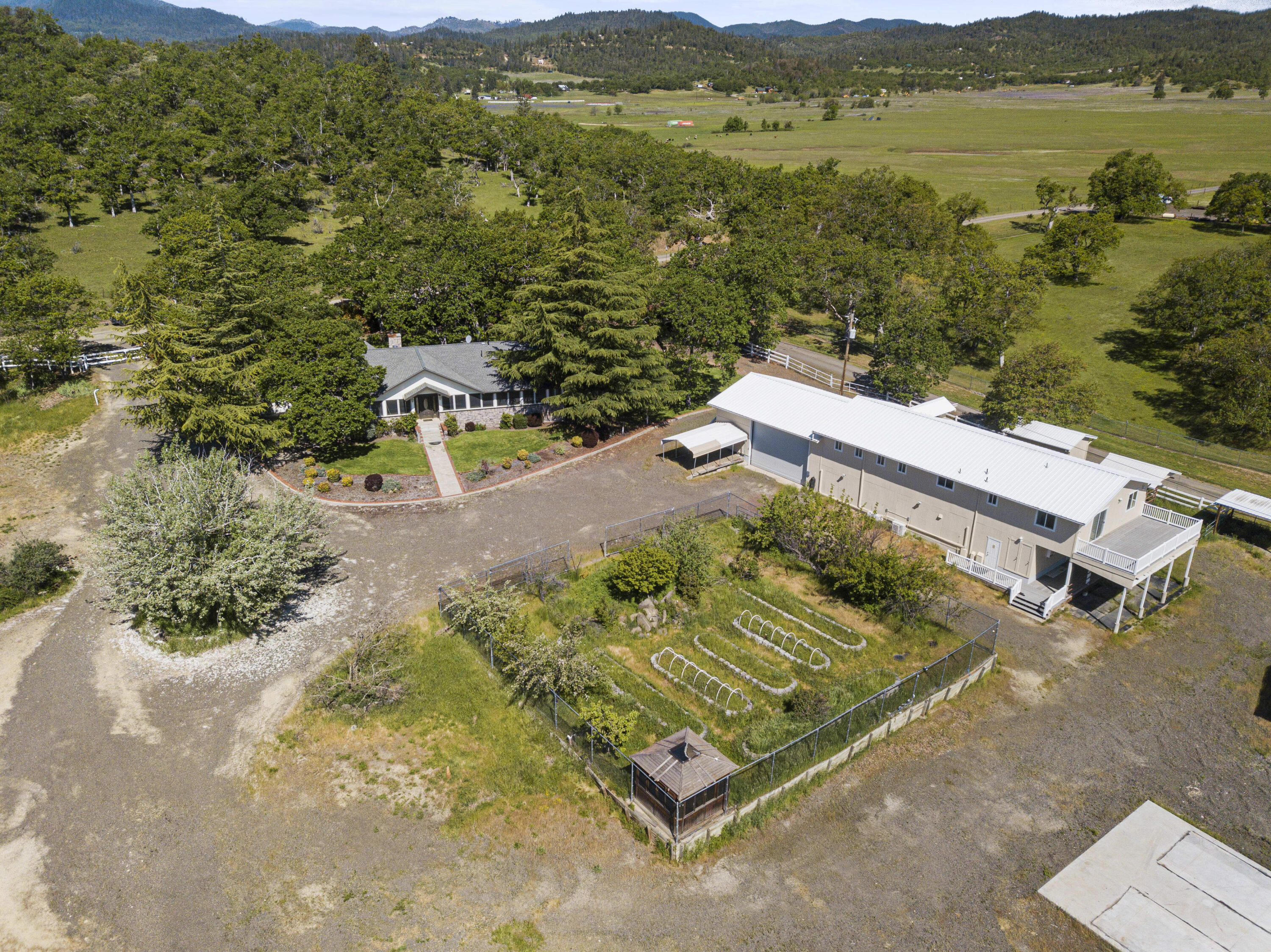 4264 Beagle Road White City, OR 97503 - Photo 40 of 41 Image 40