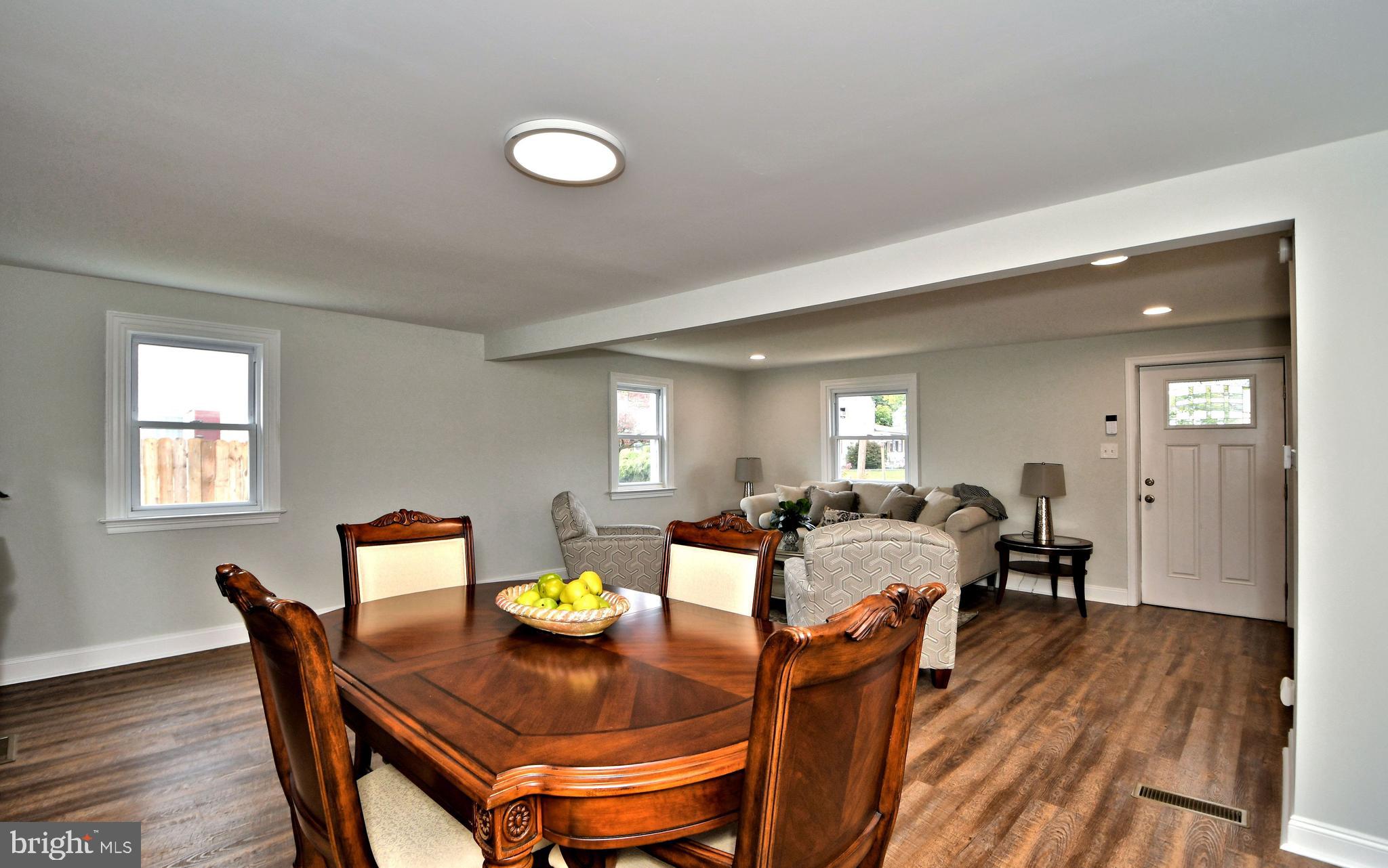 539 Stanbridge Road Morton, PA 19070 - Photo 15 of 48 Dining Room Living Room