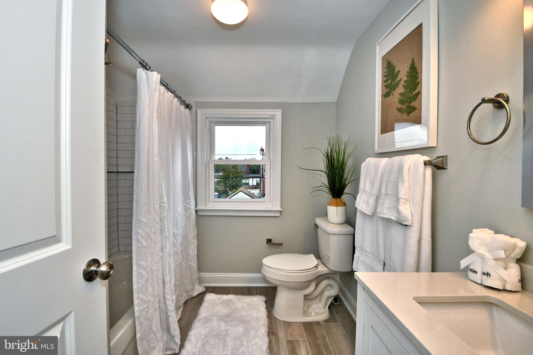539 Stanbridge Road Morton, PA 19070 - Photo 35 of 48 Main Bathroom